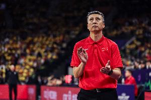 媒體人：中國男籃缺少穩(wěn)定的強攻點 要控制失誤和籃板球問題