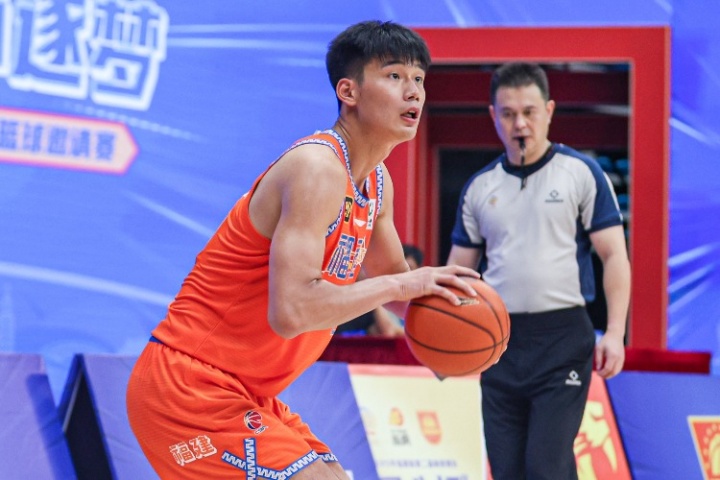 狀元楊曦皓給熱身賽首秀打50分：有很多球沒打進(jìn)和失誤