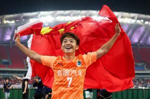 湖北日?qǐng)?bào)：王霜出任“漢超”漢陽(yáng)隊(duì)助教，曹國(guó)棟為球隊(duì)主帥