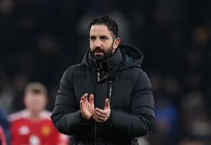 曼聯(lián)官方：姆貝莫、奧納納不會參加對伯恩茅斯的友誼賽