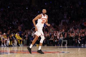 誰虧了？籃網(wǎng)自媒體對比小邁克爾-波特和大橋場均數(shù)據(jù)及合同情況