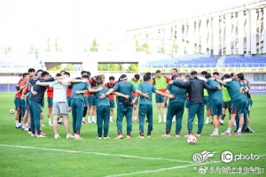 【圖集】中超聯(lián)賽第19輪，河南俱樂部酒祖杜康賽前踩場