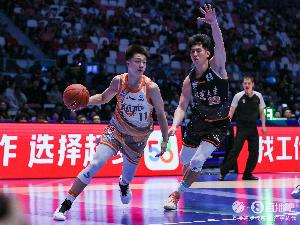 直播吧：中國籃協(xié)確認黃秋實、張峻豪等球員無緣未來3年CBA聯(lián)賽