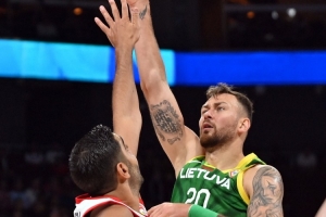 都是火箭舊將！歐媒：莫泰不在斯潘諾里斯計(jì)劃內(nèi) 尋求離開摩納哥