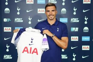 弗蘭克：帕利尼亞是能力全面的六號位球員，能和本坦庫爾互補