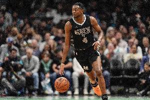 ?？怂箍ㄋ範柟晡恢脹_突？美記：馬刺很高興能擁有3名優(yōu)秀后衛(wèi)