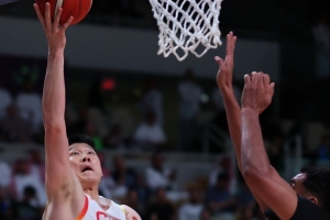 胡金秋：大家不管是比分落后還是領先都沒有放棄 都一如既往的拼