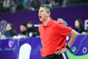 澎湃新聞：時隔十年再獲“開門紅” 中國男籃亞洲杯第1步有驚無險