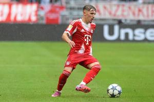 德媒：倫納特-卡爾接近與拜仁續(xù)約至2026年之后，談判已接近尾聲