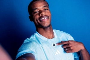 官方：漢堡租借25歲雷恩中后衛(wèi)瓦爾梅德-奧馬里，包含買斷條款