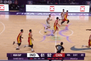 誰打誰有！雷蒙突破急停滯空中投拿到個人首分！中國隊領先33分！