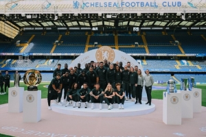 切爾西男女足齊聚斯坦福橋球場，舉辦活動慶祝2024/25賽季成功