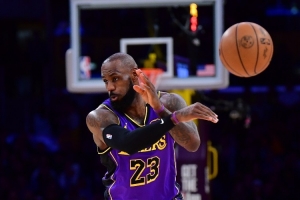 名記：詹姆斯的高明之處在于他總是不明說 總能裝作什么都沒做