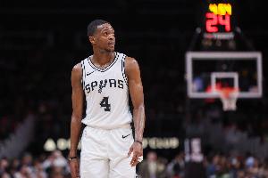 貝弗利：?？怂故锹?lián)盟第8或9的控衛(wèi) 其續(xù)約將激勵(lì)隊(duì)內(nèi)另兩個(gè)控衛(wèi)