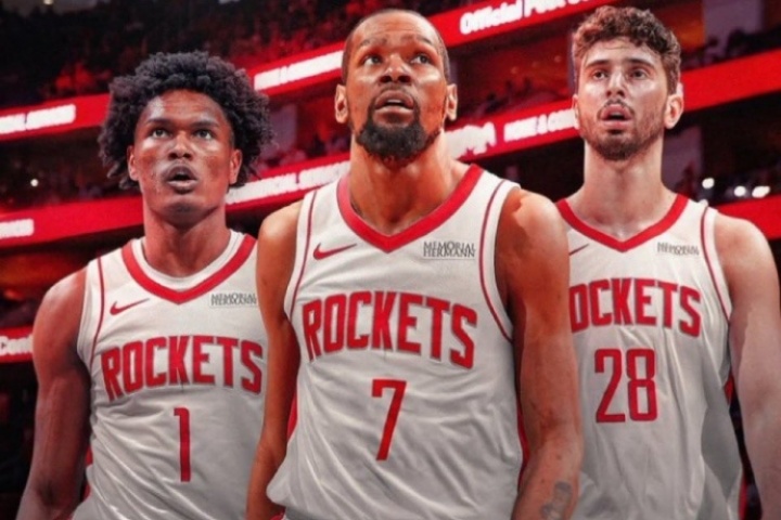 讓我們看你升冠軍旗幟？火箭媒體人：揭幕戰(zhàn)毀了那個(gè)頒獎(jiǎng)典禮！