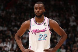 記者：維金斯能讓湖人立刻成為爭冠球隊(duì) 但我覺得他們會(huì)按兵不動(dòng)