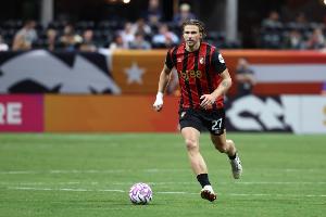 隊(duì)報評扎巴爾尼：機(jī)動性強(qiáng)且習(xí)慣高位壓迫，適合恩里克的戰(zhàn)術(shù)體系