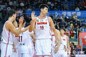 王少杰挑大梁？廣東隊(duì)內(nèi)線情況：張明池莫蘭德離隊(duì) 徐昕申請(qǐng)交易