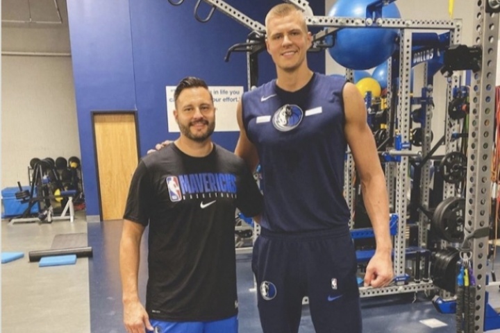 又挖走一個??Stein：湖人聘請前獨行俠運動表現(xiàn)總監(jiān)任體能教練