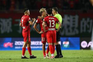 博主：河南隊(duì)上午前往上海備戰(zhàn)海港，賽后次日直接飛往成都