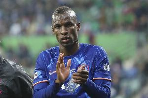 記者：紐卡對(duì)引進(jìn)杰克遜持保留態(tài)度，認(rèn)為其不具備伊薩克的實(shí)力