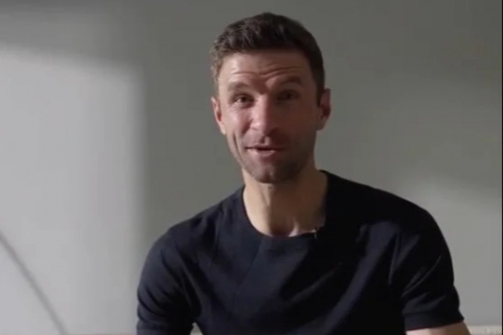 彩蛋自尋！體圖：穆勒發(fā)布“找彩蛋”兒童圖書，記錄生涯重要時刻