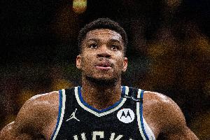 字母哥缺席熱身賽原因：FIBA保險(xiǎn)金＜年薪5413萬(wàn) 雄鹿尚未批準(zhǔn)