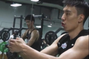 揮灑汗水！天津男籃曬訓(xùn)練視頻：周五力量走起