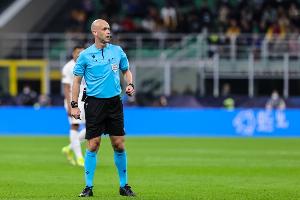 科里納談英超裁判新規(guī)：嚴(yán)抓門將持球超時 半自動越位減少延誤