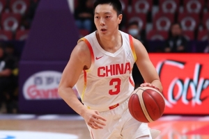 媒體人：胡明軒這兩場類似第六人安排 確實(shí)更適合他和這支男籃