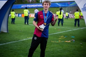 世體：巴薩B隊(duì)將與19歲美國(guó)小將阿德里安-吉爾續(xù)約1年