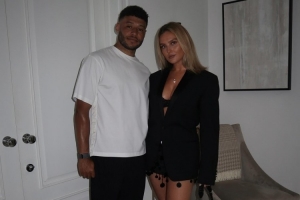 拍拖9年從未同居！張伯倫有望回歸英倫，或能結(jié)束與未婚妻異地戀