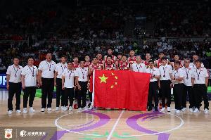 媒體人：中國男籃就像湘北打海南 拼盡全力 輸球也是一種缺憾美