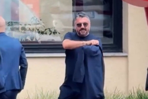 跟隊記者：加圖索今日重返米蘭內(nèi)洛，與阿萊格里、塔雷交談