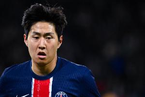 進(jìn)球網(wǎng)：阿森納等多隊(duì)有意李剛?cè)?，但巴黎已決定留住球員