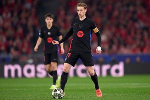 馬卡：德容新經(jīng)紀人已經(jīng)與德科進行了會面，續(xù)約談判已經(jīng)步入正軌