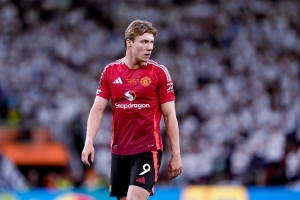 羅馬諾：霍伊倫想留在曼聯(lián)，但若必須離開傾向于租借+強制買斷