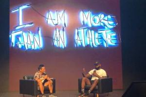 2018年詹姆斯中國行期間有球迷在通風(fēng)管道躲8小時只為見老詹一面