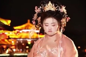 劉禹彤曬日常視頻：又雙叒叕來(lái)大唐 這次是小公舉呢