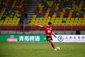 楊帥出戰(zhàn)！記者：萊切特?zé)嵘頃r(shí)受傷，成都蓉城首發(fā)做出調(diào)整