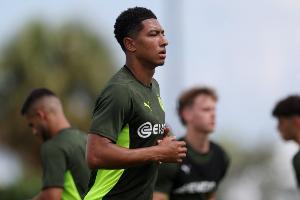 記者：小貝林父親不滿球隊打法+兒子被換下，與多特總監(jiān)凱爾爭吵