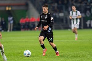 德天空：西漢姆正計(jì)劃在關(guān)窗前簽下不萊梅中場(chǎng)施密德，談判進(jìn)行中