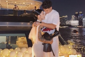 李添榮女友曬被求婚的現(xiàn)場照：愛的故事?????? ???