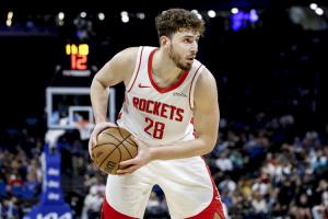 火箭記者：球隊(duì)希望申京能提高三分球 這也是申京休賽期的重點(diǎn)