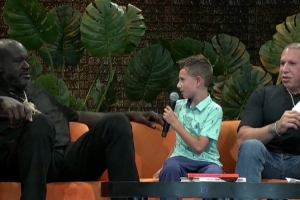 貼臉開(kāi)大！生涯最喜歡的時(shí)刻？奧尼爾當(dāng)著畢比的面回答：擊敗國(guó)王