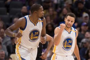 庫(kù)里：2016年杜蘭特來(lái)勇士 因?yàn)樗涝谶@里能夠打得開(kāi)心&去爭(zhēng)冠