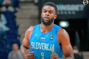 歸化球員&錢查爾缺席歐錦賽！077父親質(zhì)疑：不明白合作的意義在哪