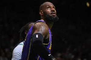 巴克利：詹姆斯總有一天得向前看 湖人已經(jīng)4年沒(méi)成功過(guò)了