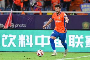 瓦科是自2013賽季的武磊之后，首位單賽季中超3次戴帽的球員