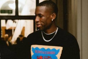 一波三折！羅馬諾：今晚杰克遜將留在慕尼黑，等待明確未來(lái)